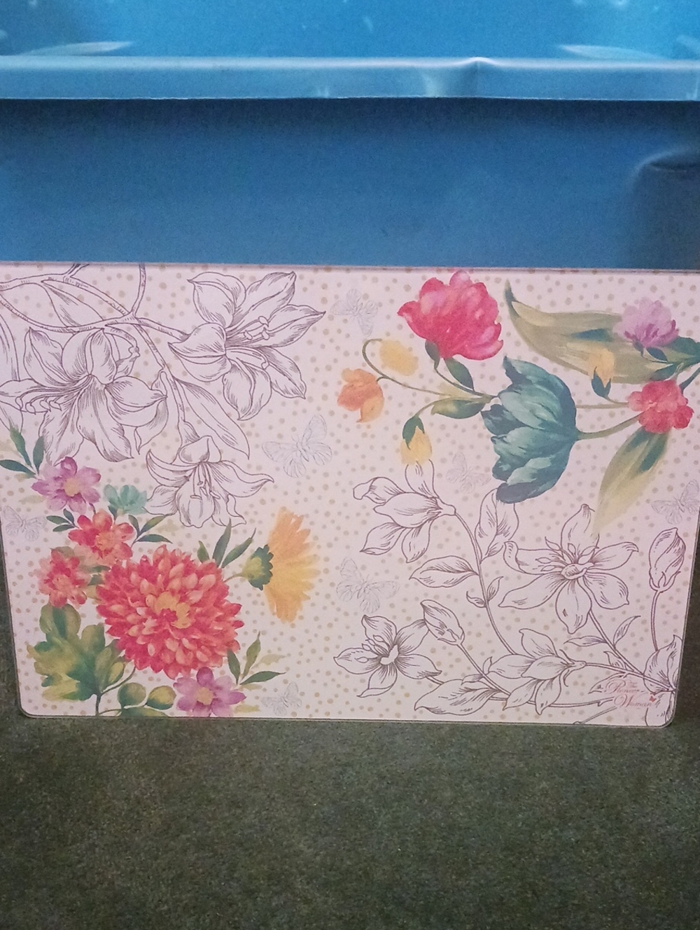 The Pioneer Woman Glass Cutting Board